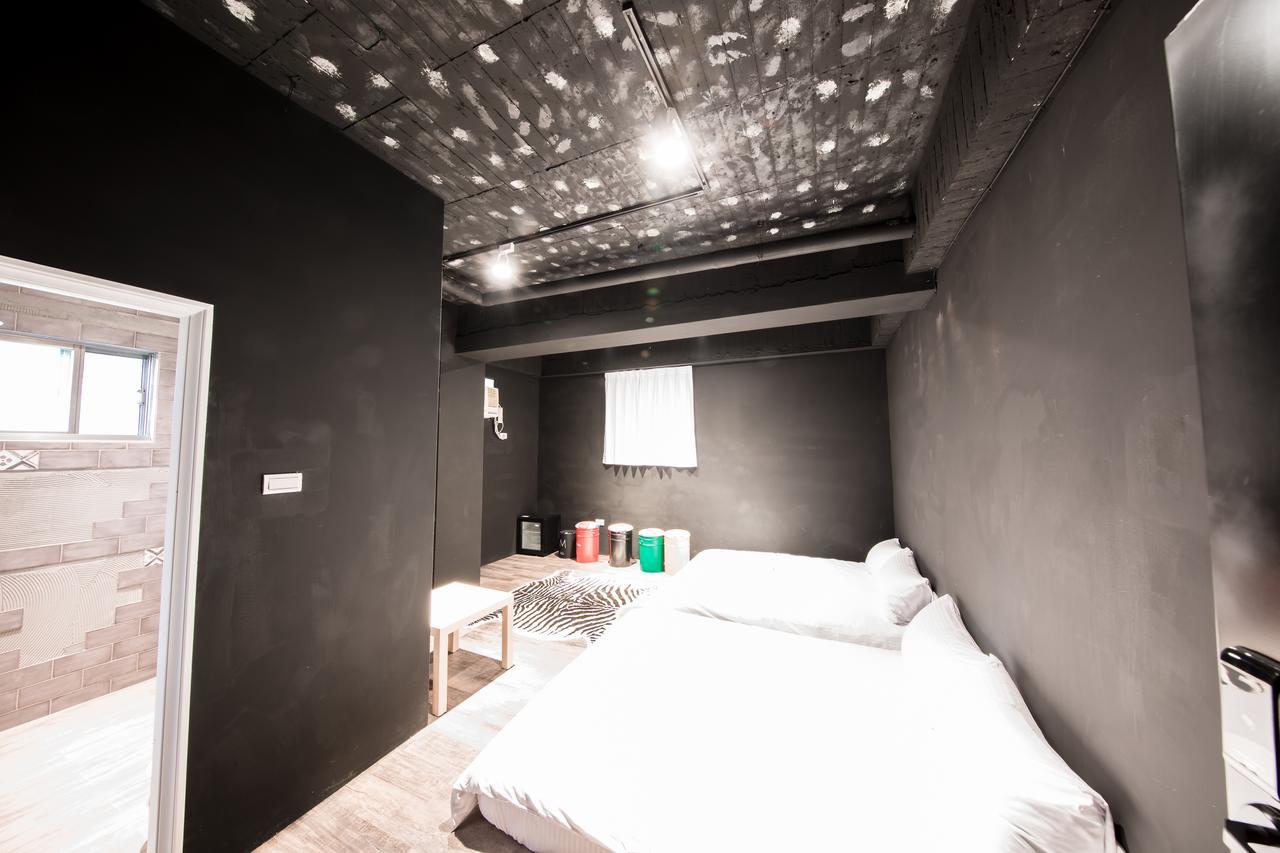 Pier 2 Apartment Kaohsiung Exterior photo
